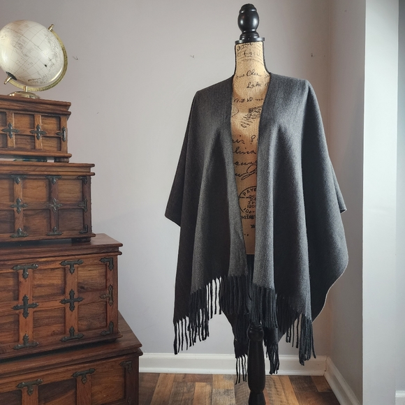 Open-Front Grey Black Fringe Tassel Wrap - Picture 2 of 6